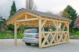 Fertiges Spitzdach-Carport entstanden aus einem Carport-Bausatz 