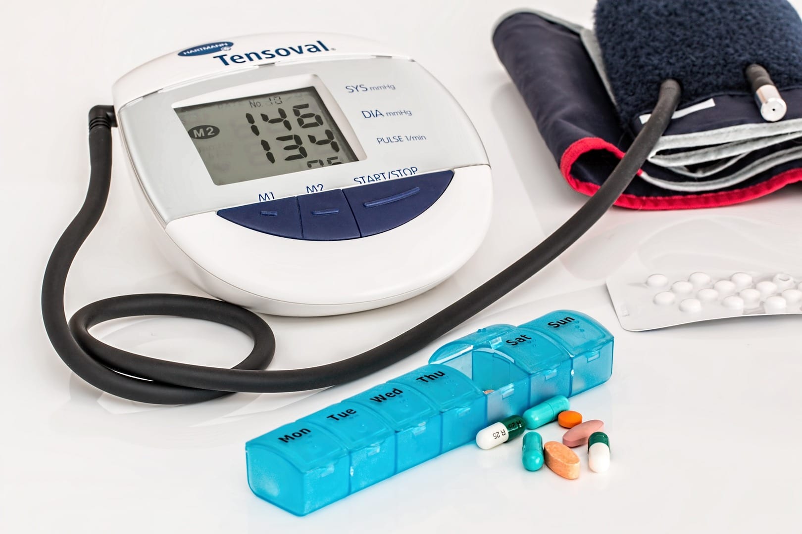Mit der entsprechenden Ausstattung können Patienten bestimme Vitalwerte schnell und einfach an ihren Arzt übermitteln, wie beispielsweise Blutdruckwerte.