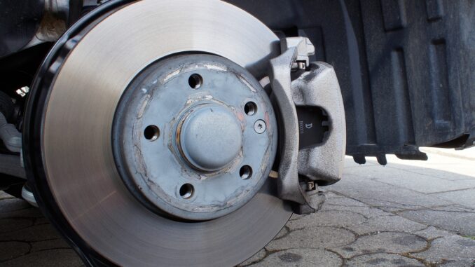 brake-system-g8d955aa82_1280 Bremsscheibe