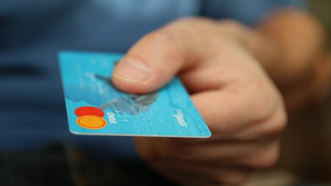money-256319_1280 (1) Online eine Kreditkarte beantragen